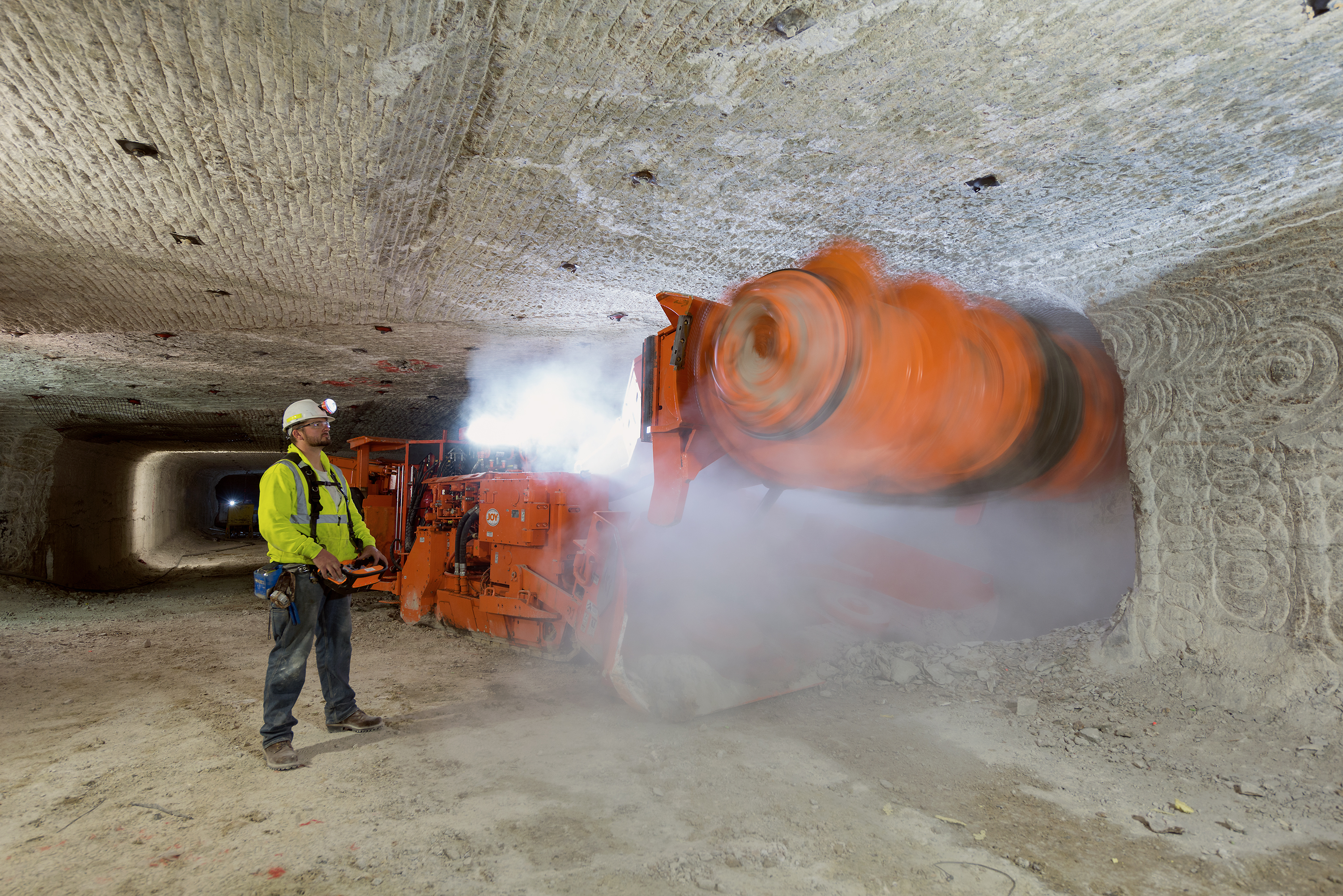 12HM26 continuous miner