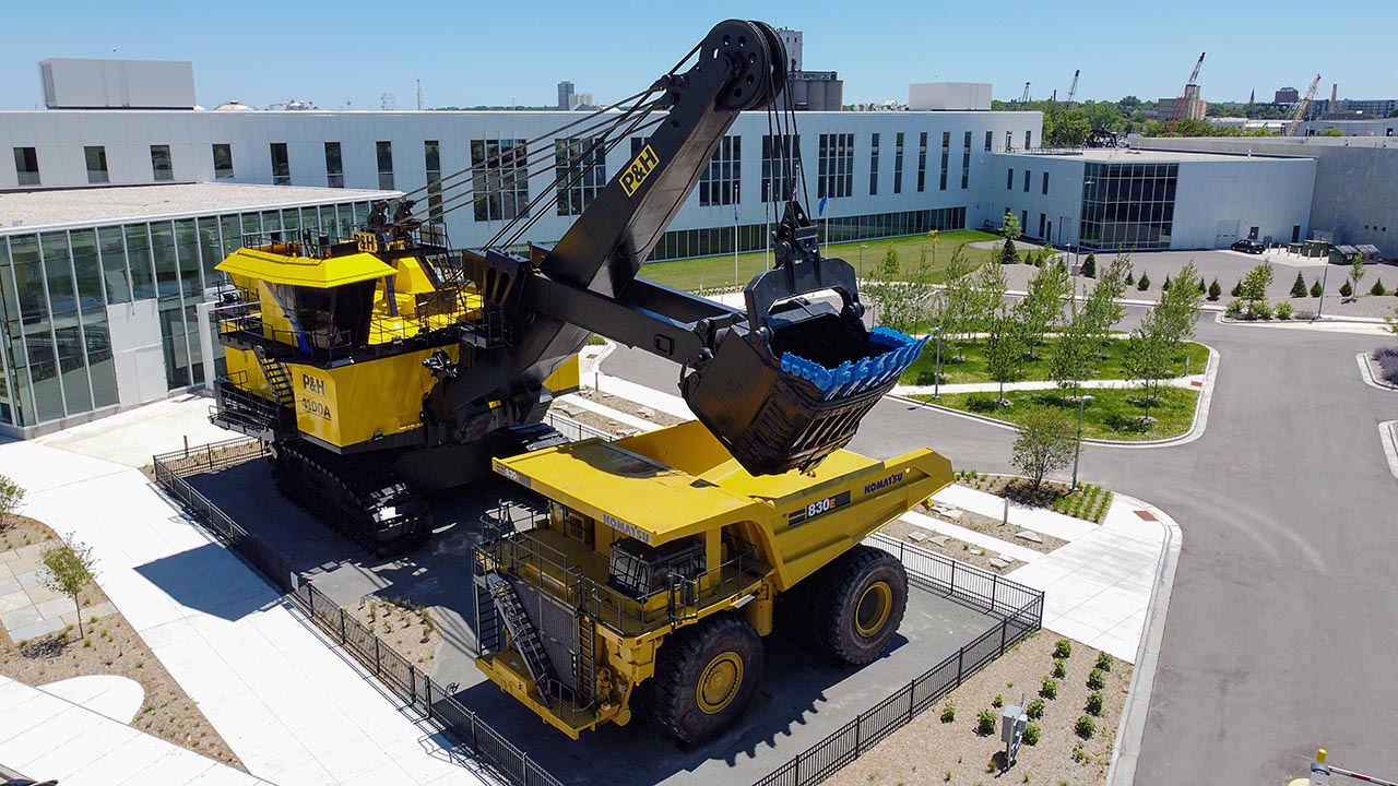 South Harbor Komatsu office exterior