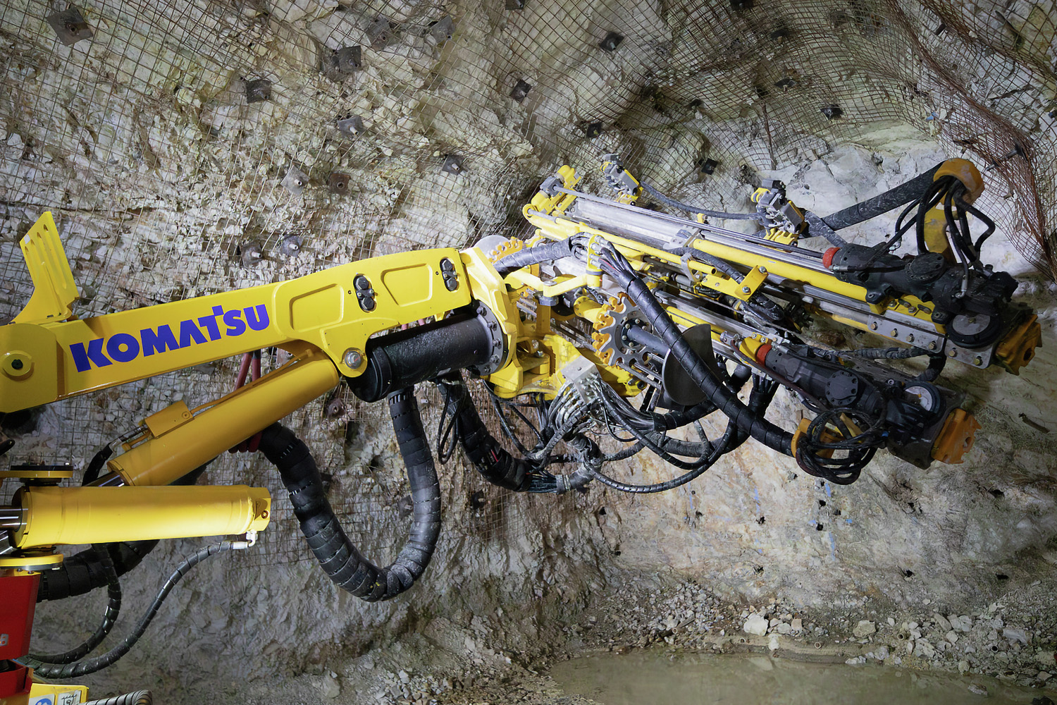 Innovative pumpable resin system (option)