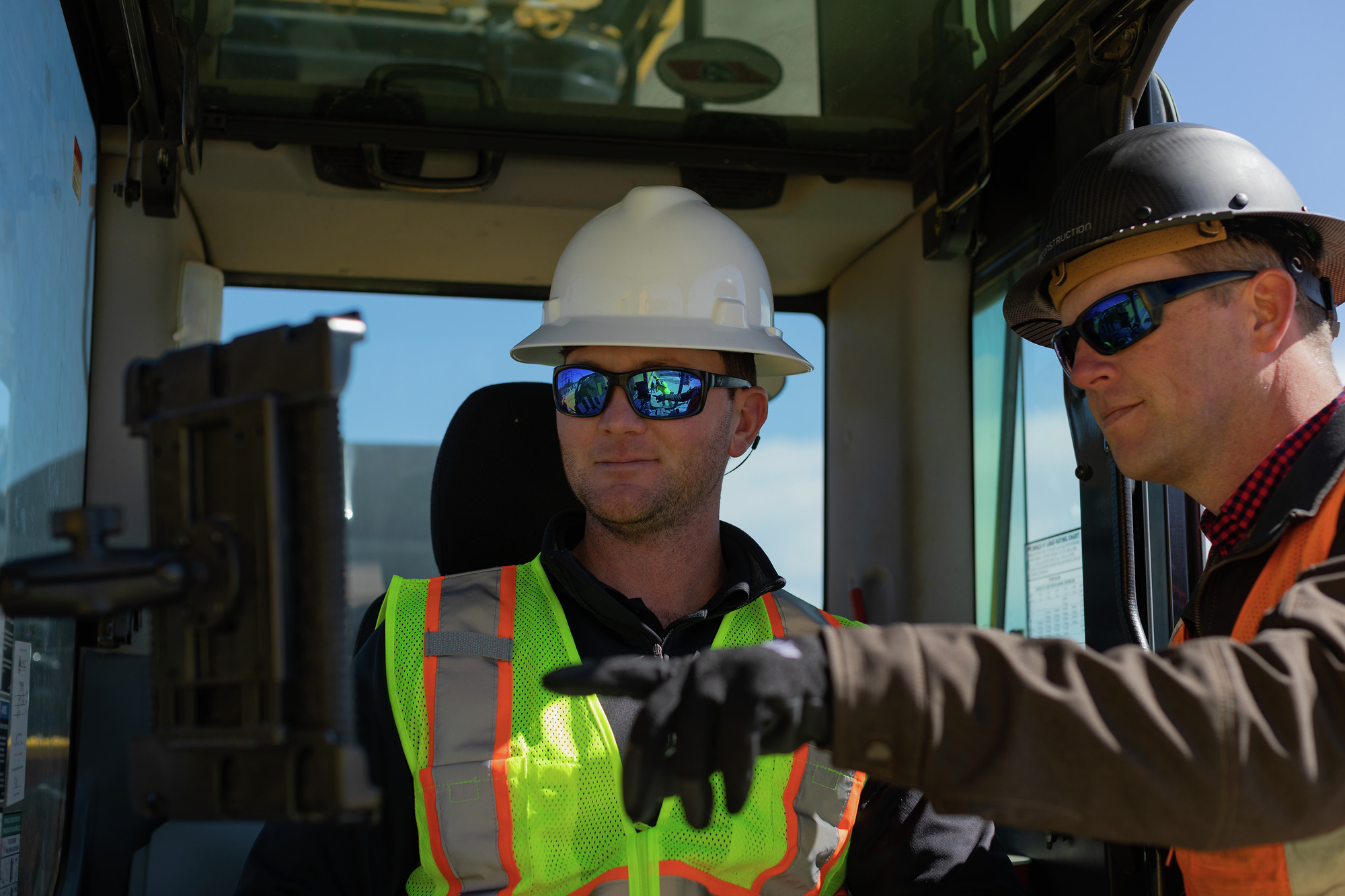 Smart Construction solutions 3D Machine Guidance