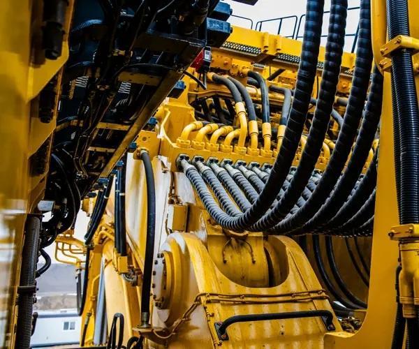 Hoses to support the hydraulic power.